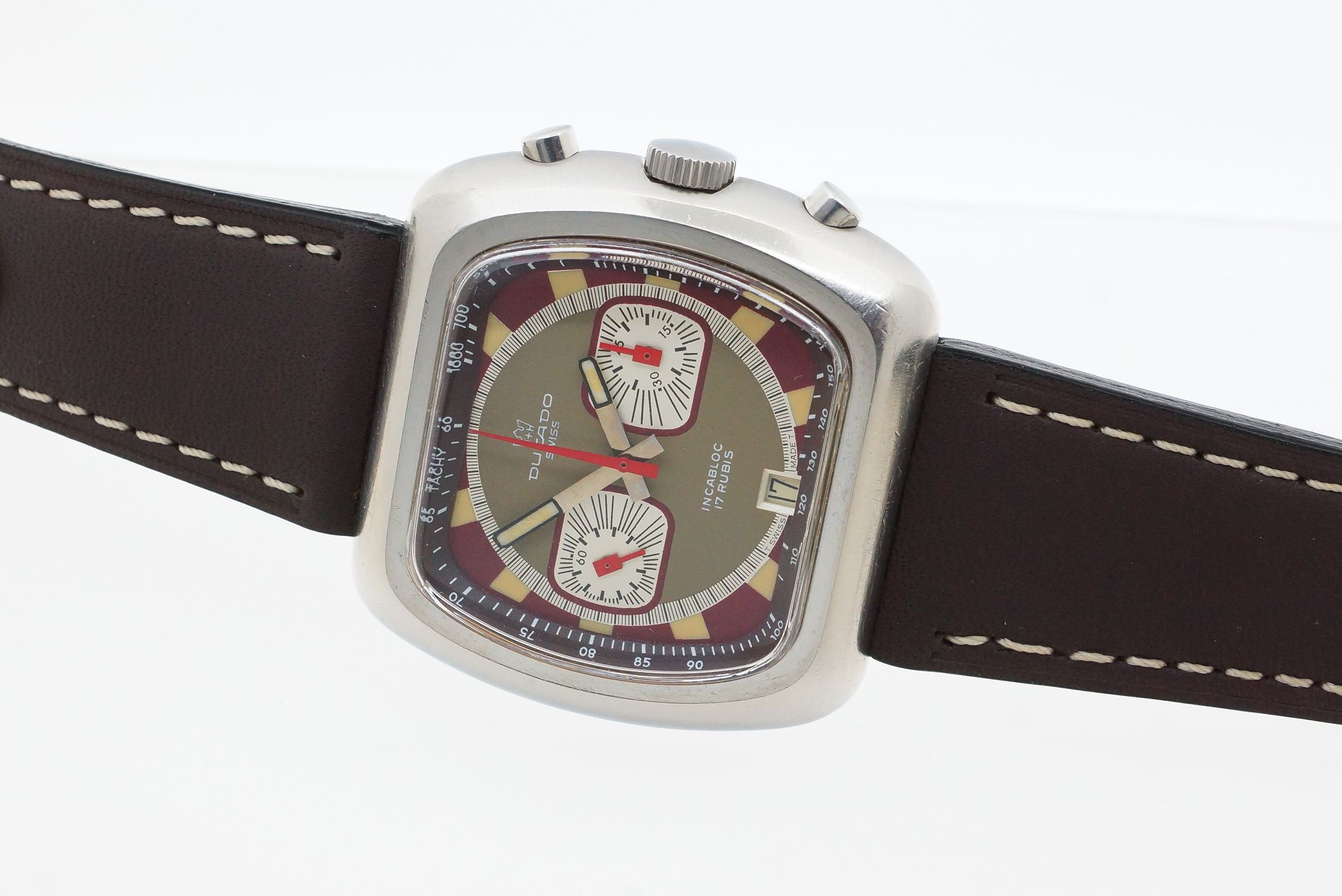 Ducado 17 Rubis Chronograph – Valjoux 7734