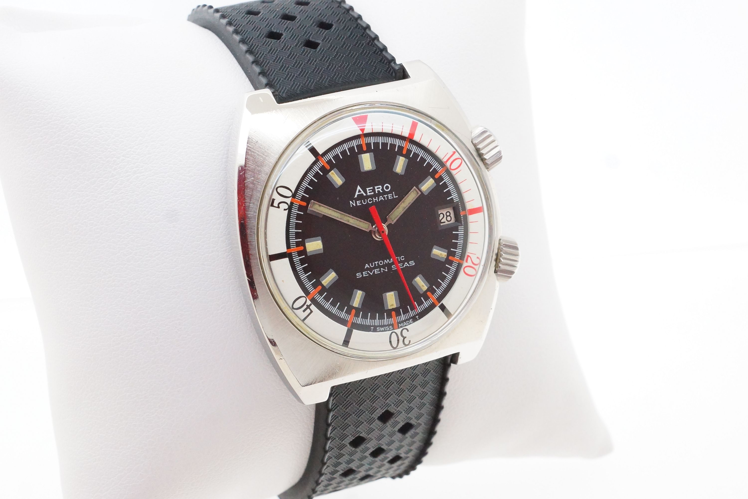 Aero Neuchatel Seven Seas Super Compressor Automatic 7322 – ETA 2622 (1969) Revision