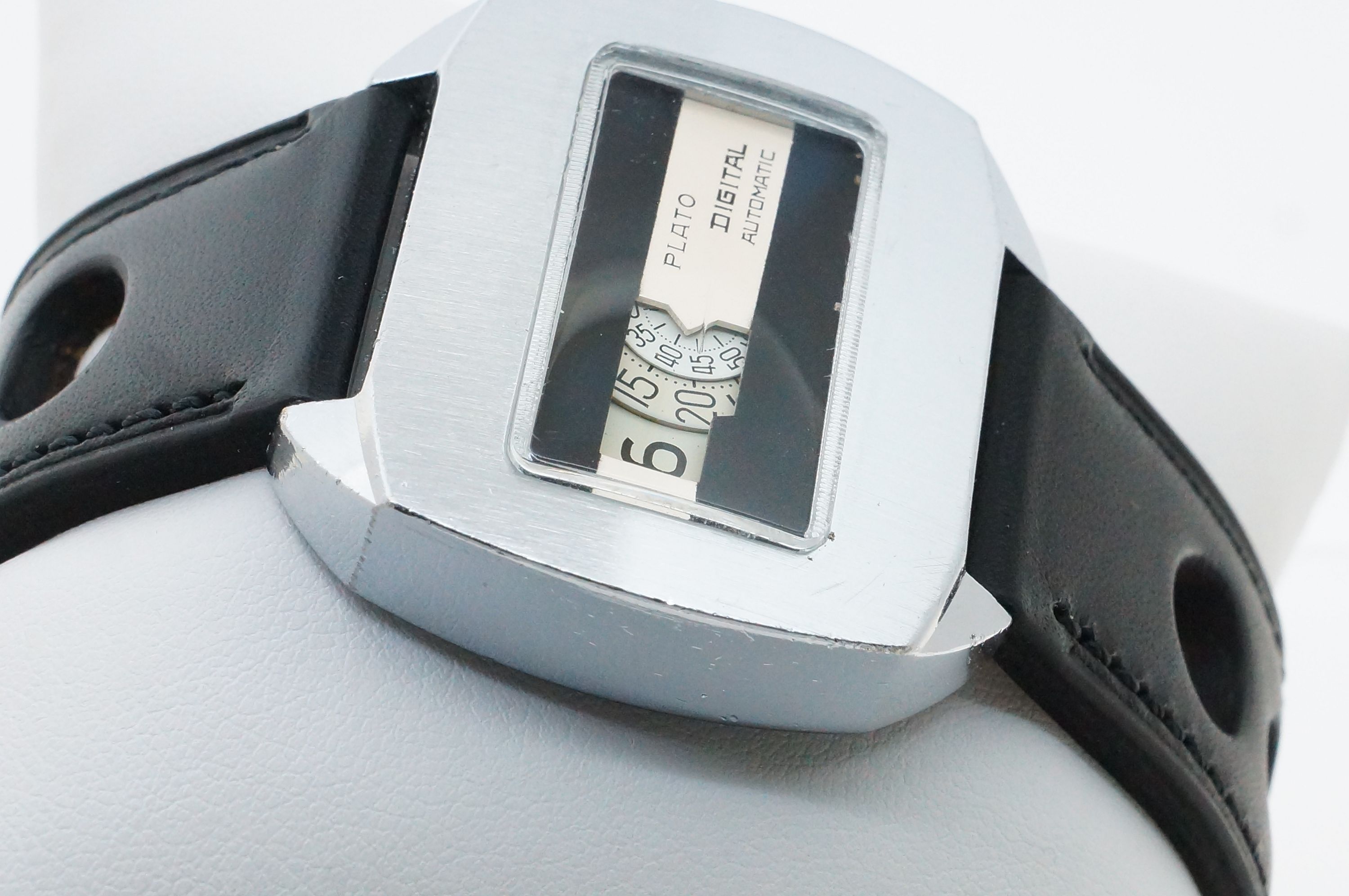 Plato Digital Automatic Scheibenuhr – Förster 221