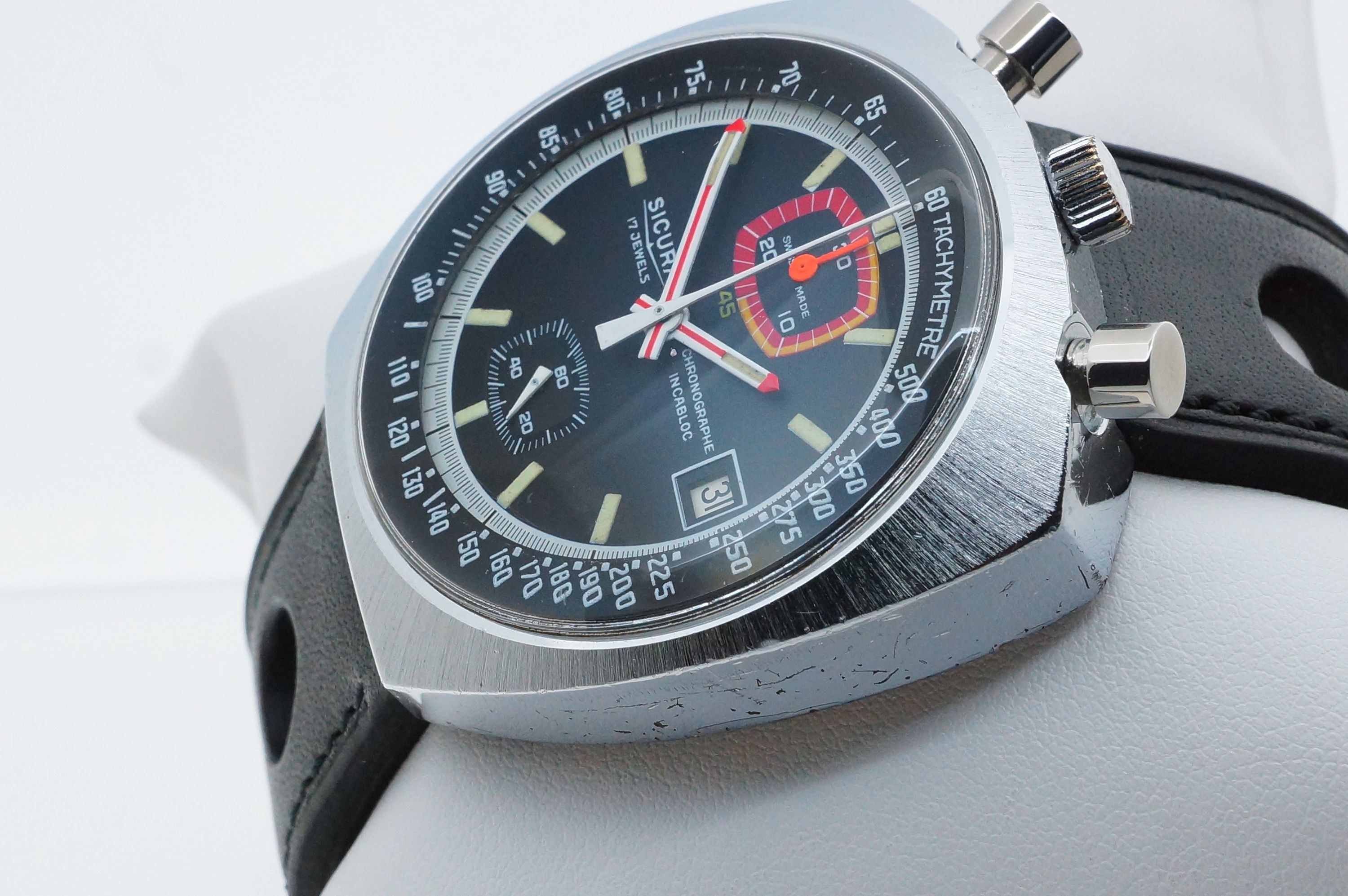 Sicura Bullhead Pult Chronograph 17 Jewels – Valjoux 7734