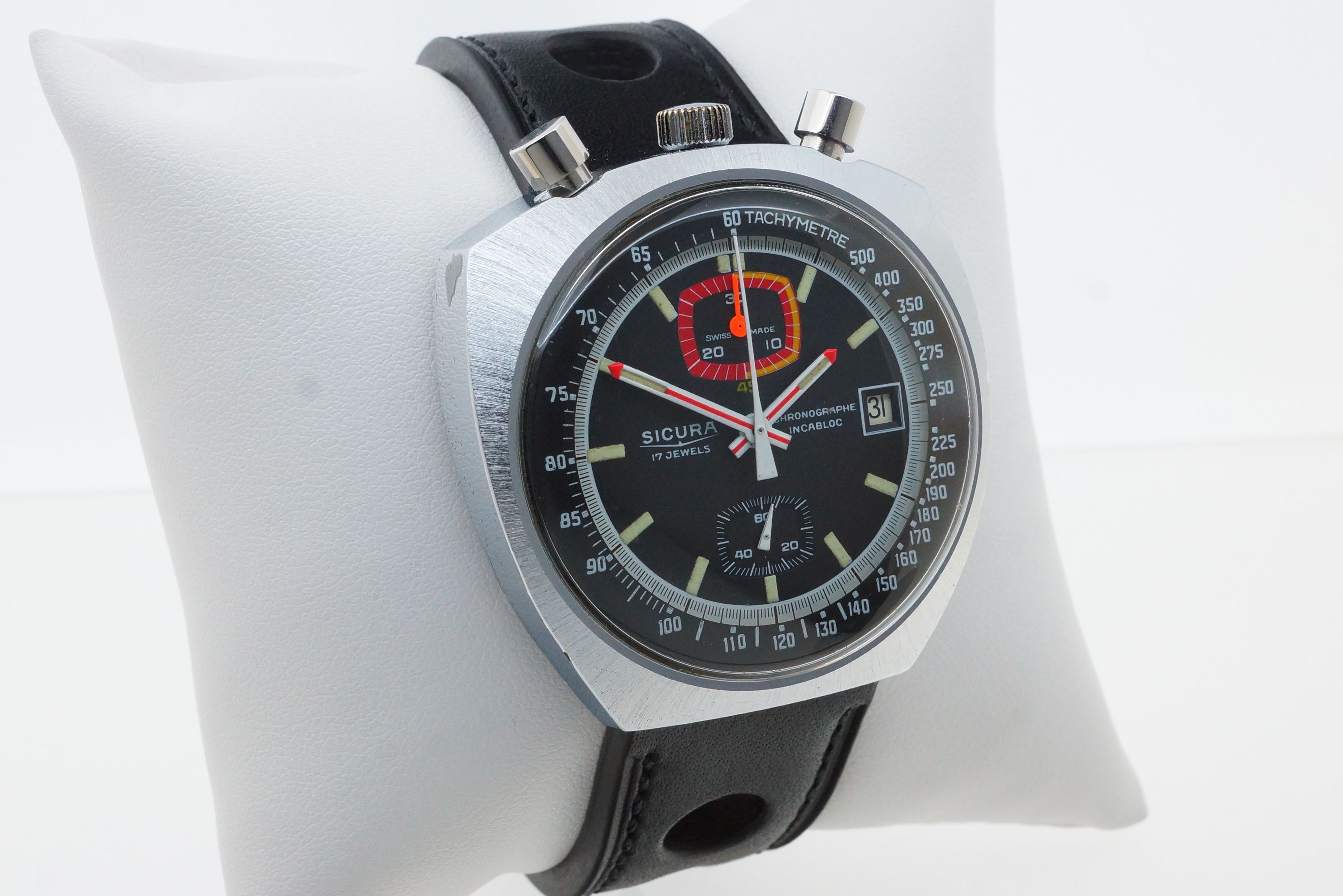 Sicura Bullhead Pult Chronograph 17 Jewels – Valjoux 7734