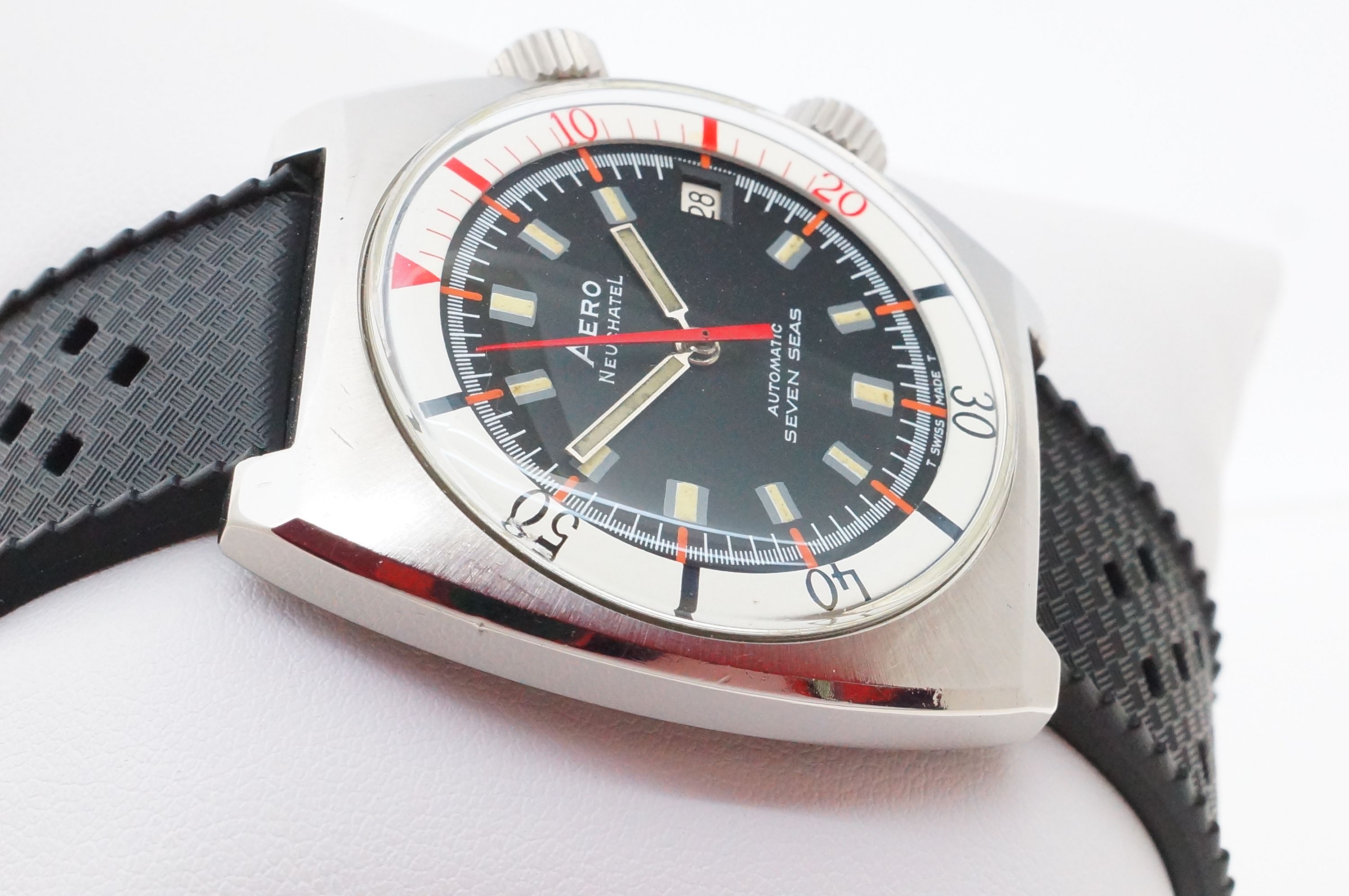 Aero Neuchatel Seven Seas Super Compressor Automatic 7322 – ETA 2622 (1969) Revision