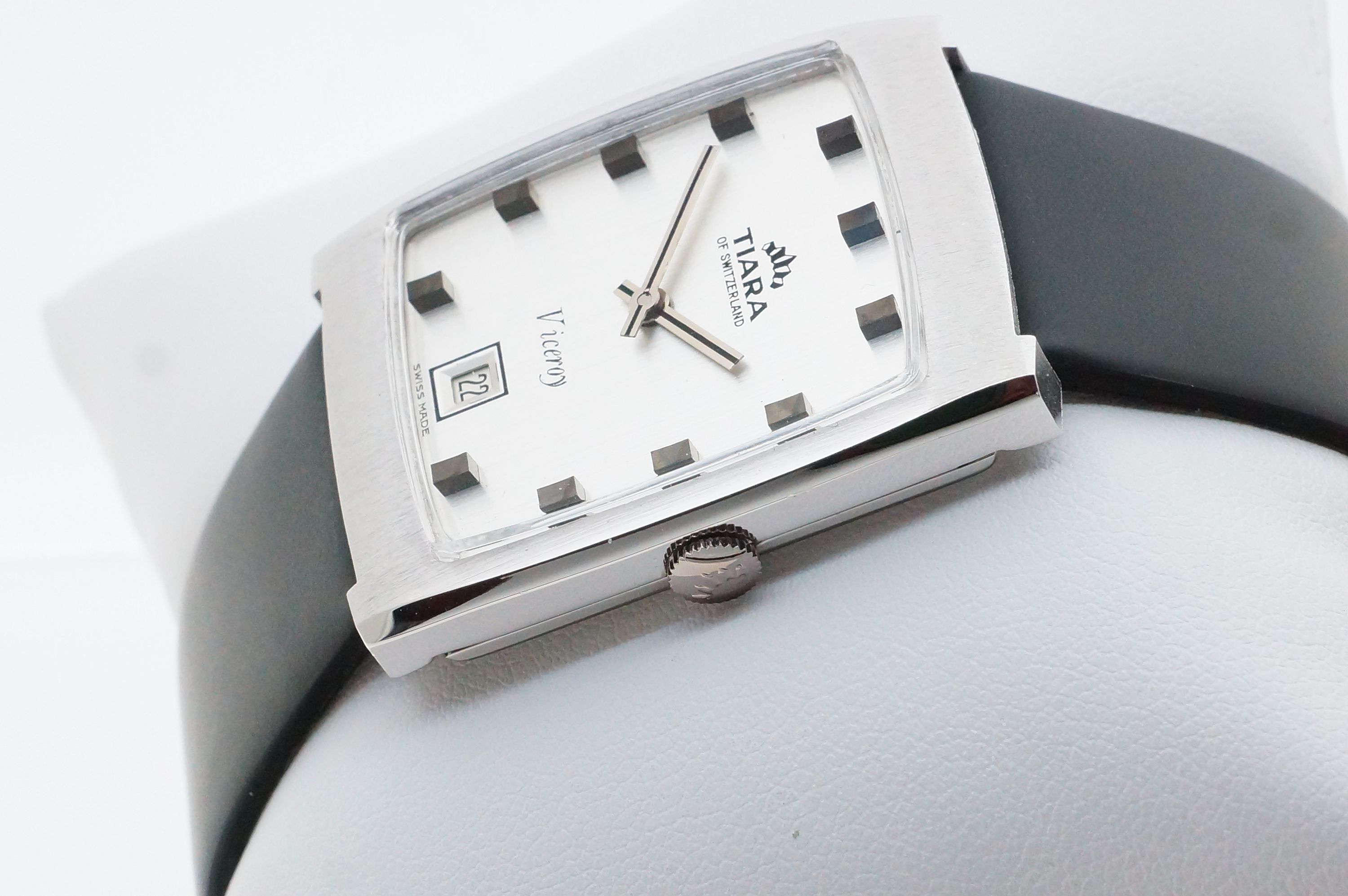 Tiara Viceroy – Peseux 1046 NOS