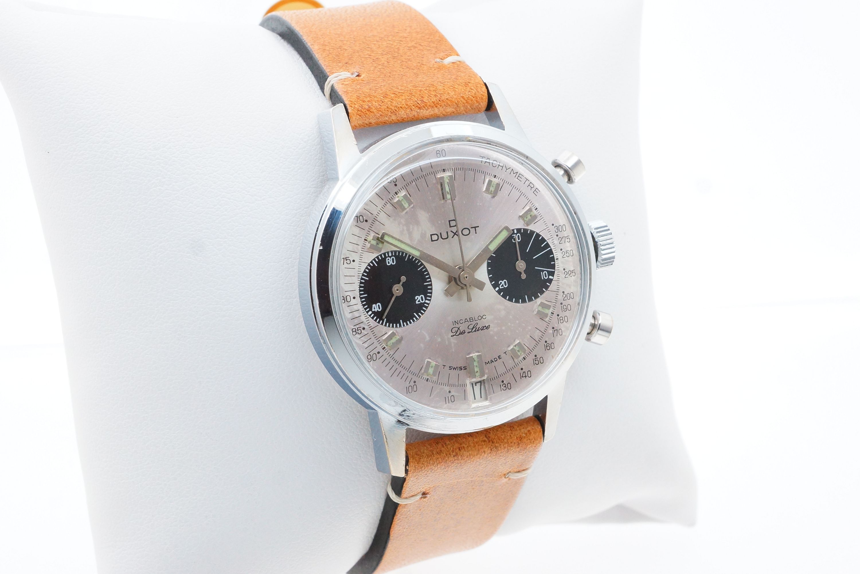 Duxot Panda Date Chronograph – Landeron 187