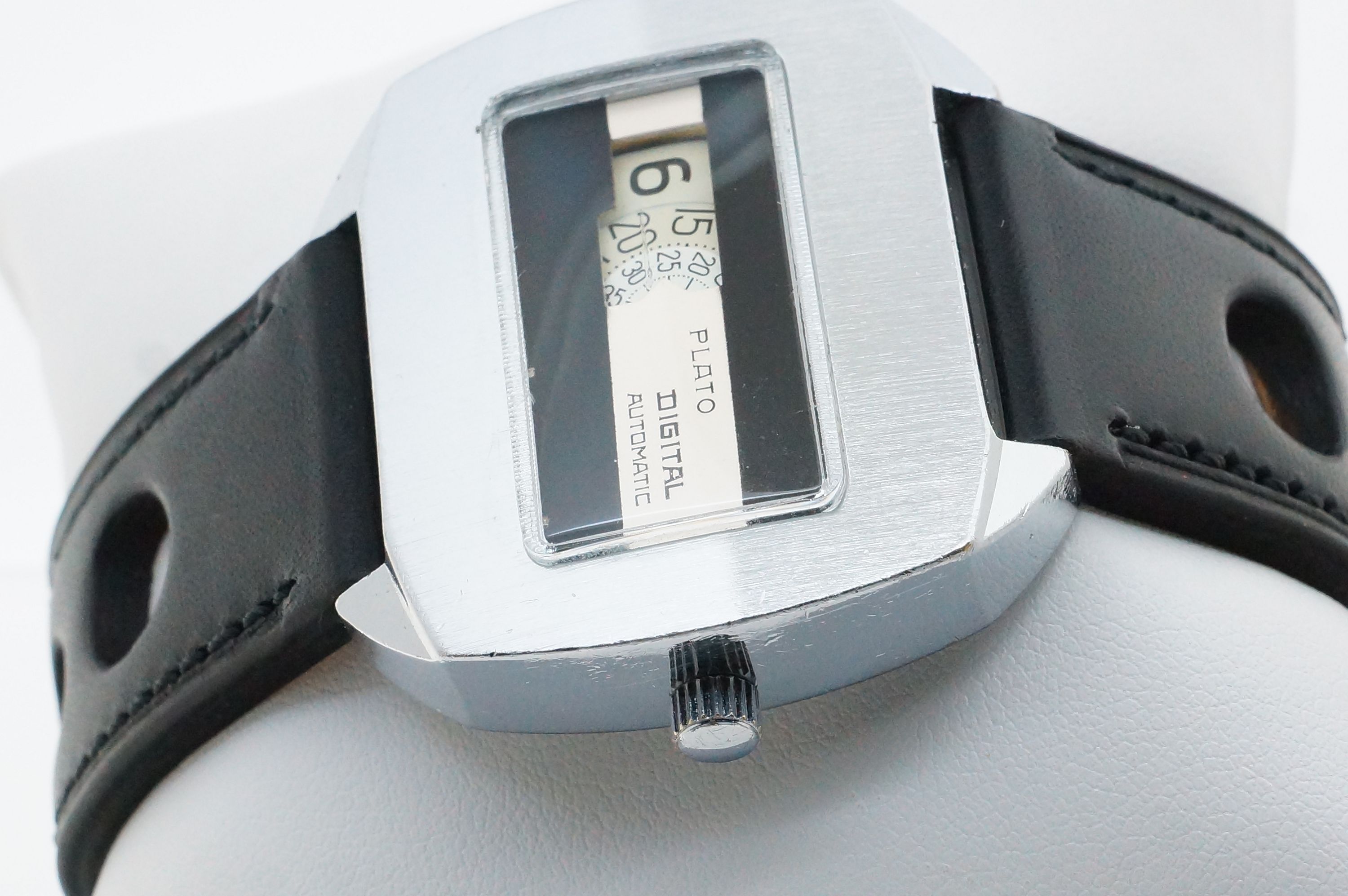 Plato Digital Automatic Scheibenuhr – Förster 221