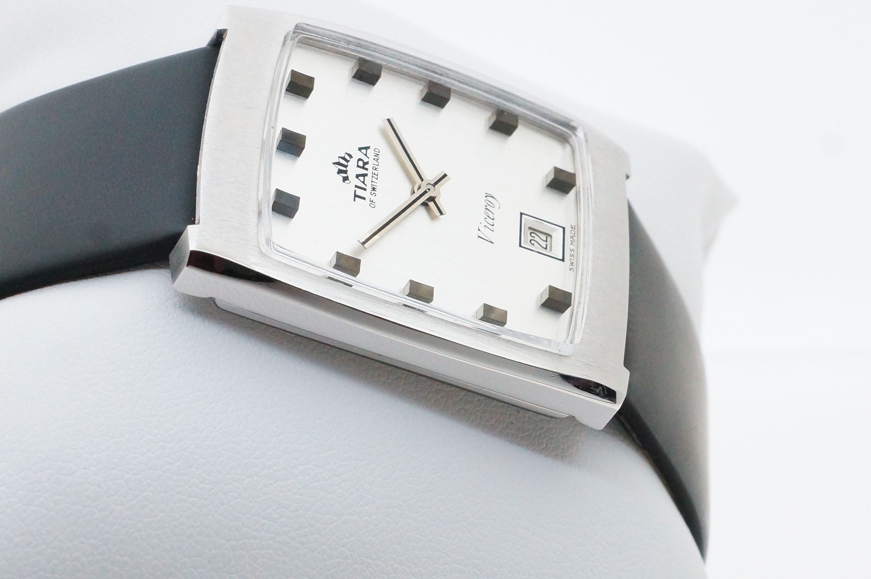 Tiara Viceroy – Peseux 1046 NOS