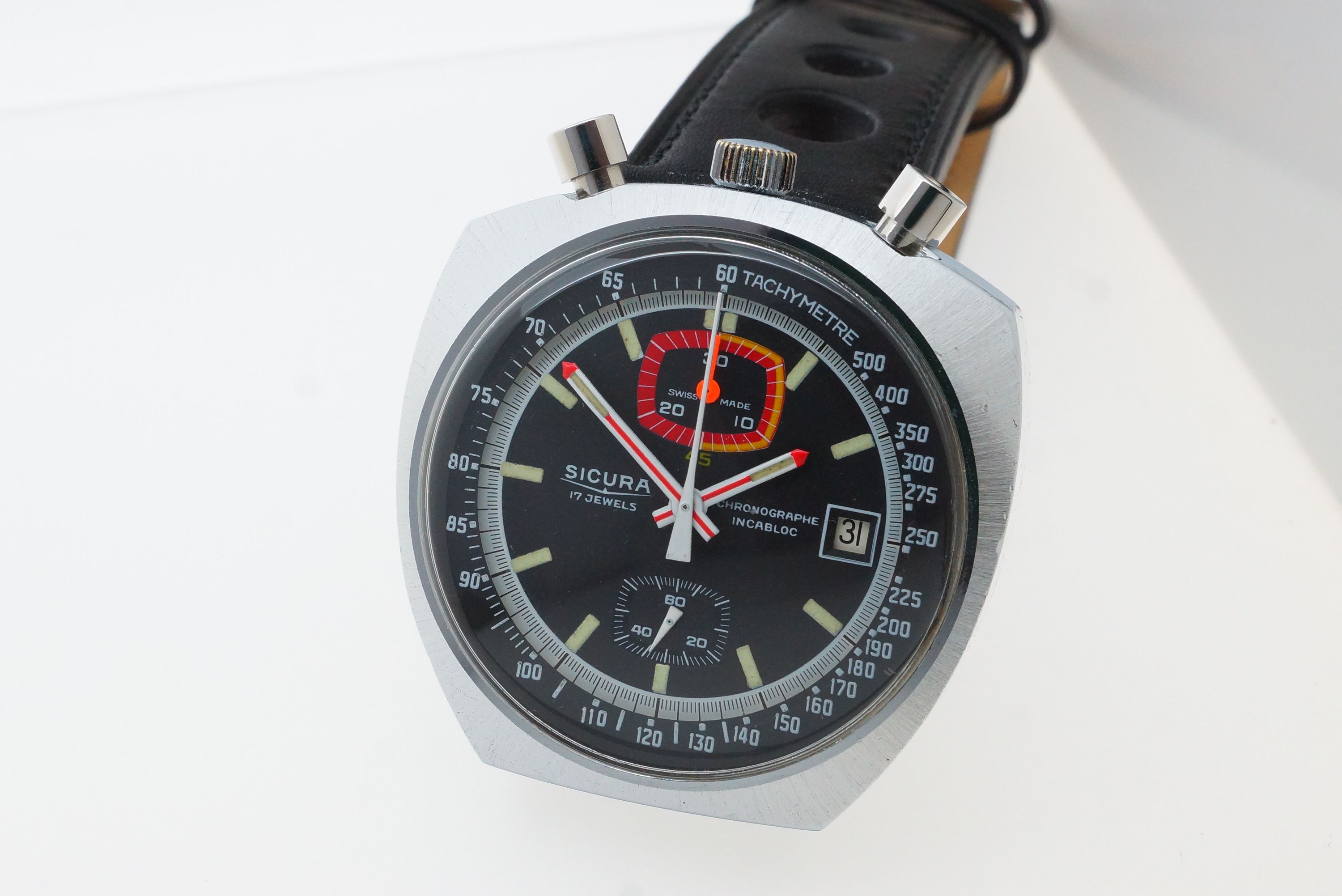Sicura Bullhead Pult Chronograph 17 Jewels – Valjoux 7734