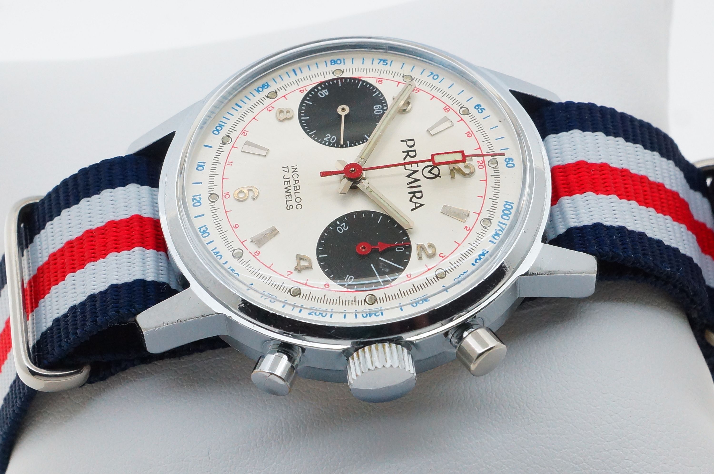Premira „Panda“ Chronograph 17 Jewels – Valjoux 7733
