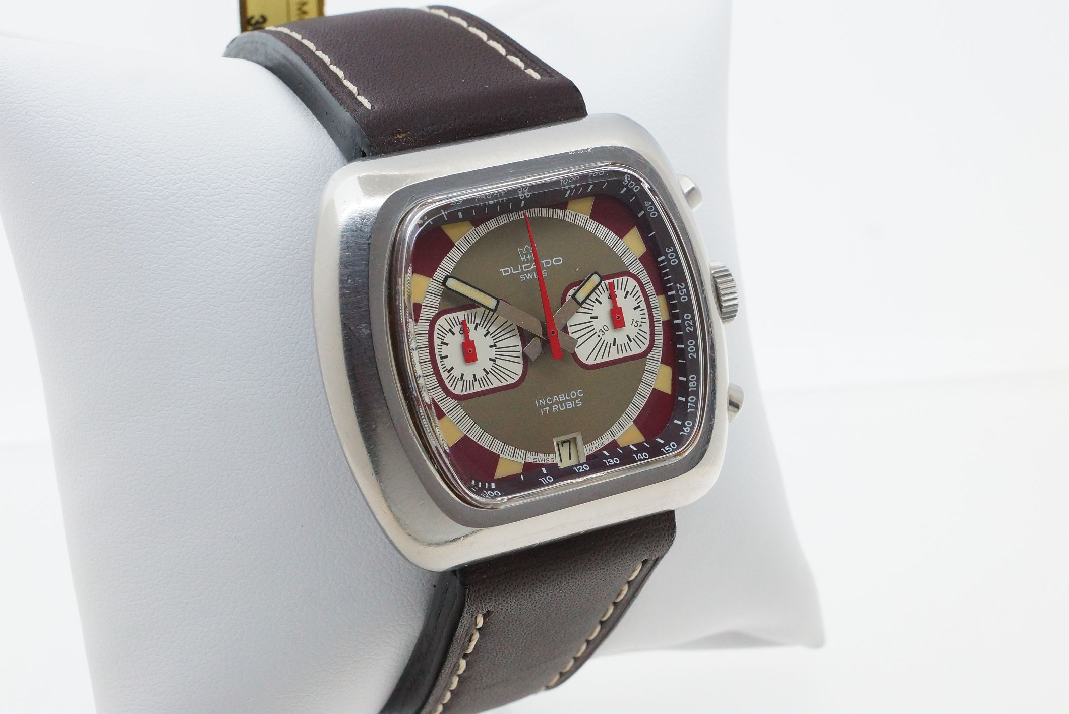 Ducado 17 Rubis Chronograph – Valjoux 7734